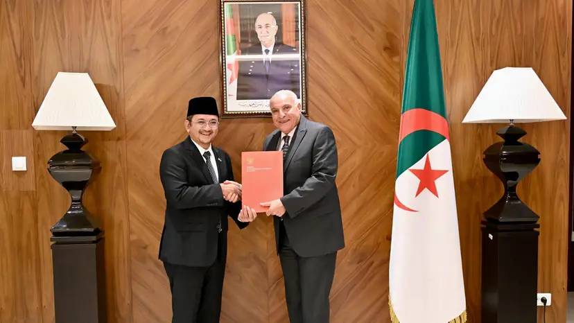السيد عطاف يستقبل سفير جمهورية إندونيسيا